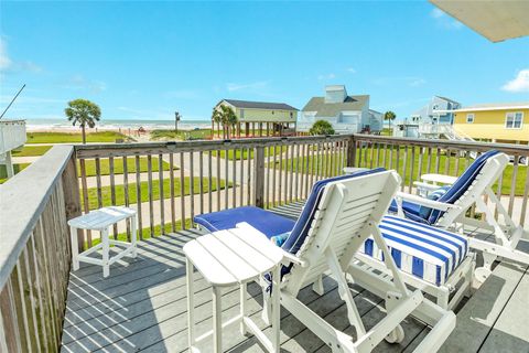 Photo of 16906 Beachcomber Drive, Jamaica Beach, TX 77554 (MLS # 10895798)