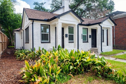 Photo of 1938 Hawthorne St, Houston, TX 77098 (MLS # 62816931)