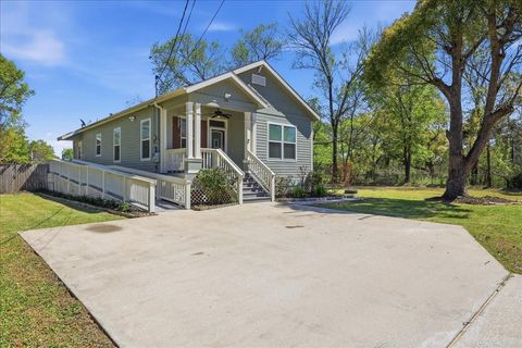 Homes For Sale - 1110 N 5th Street<br/> Orange County, Orange, TX 77630