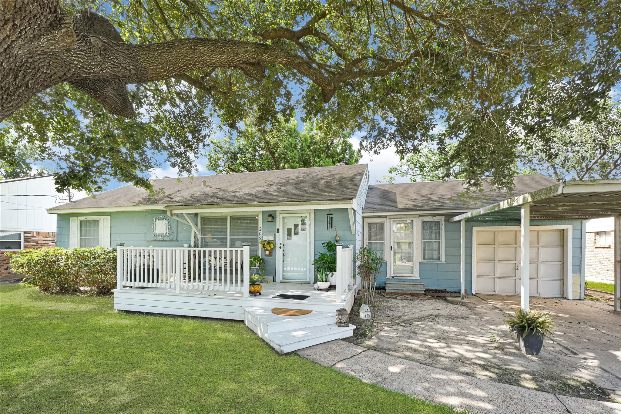 202 W 5th Street