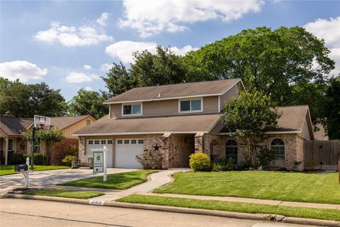 Photo of 11918 Dorrance Lane, Meadows Place, TX 77477 (MLS # 27747648)