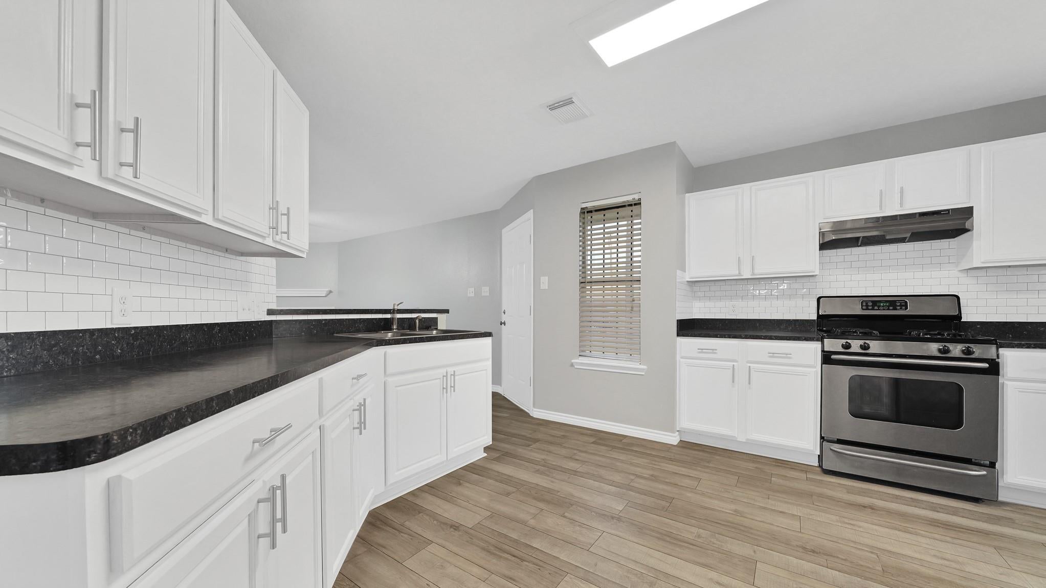 1102 Fairlane Square