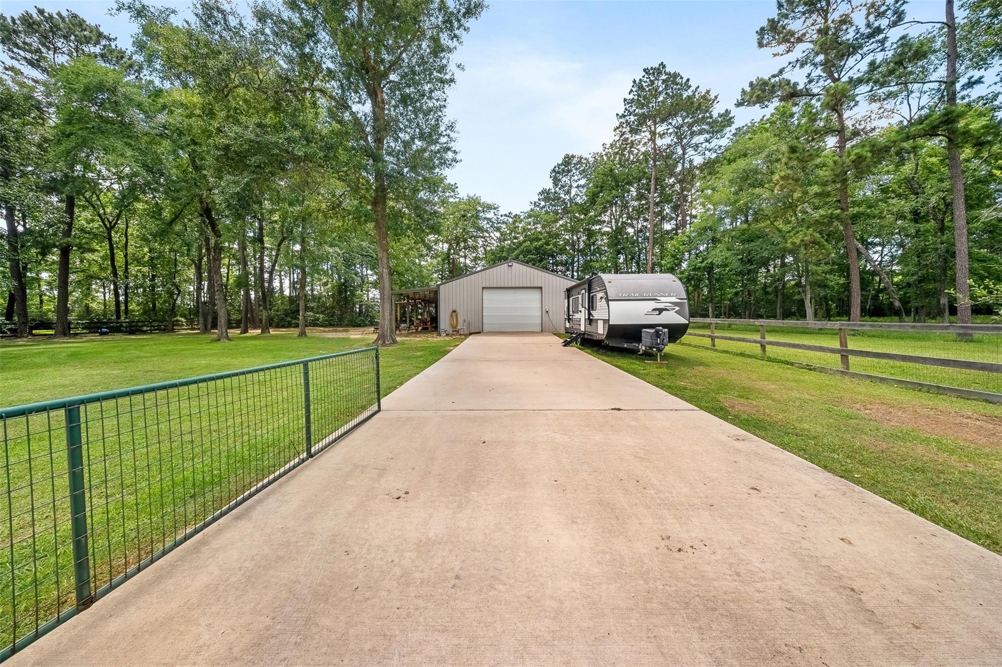 11414 Oak Springs Dr