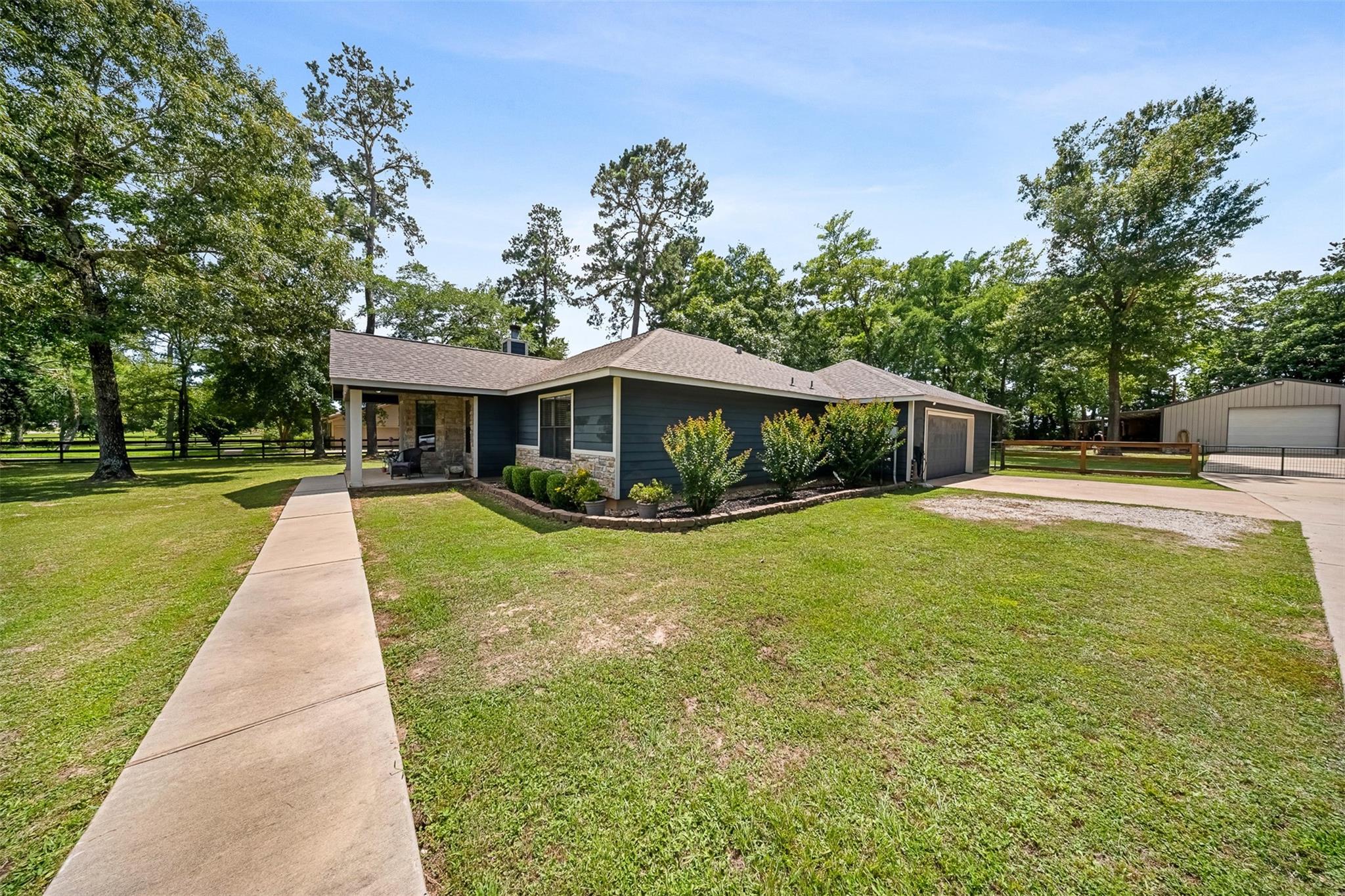 11414 Oak Springs Dr
