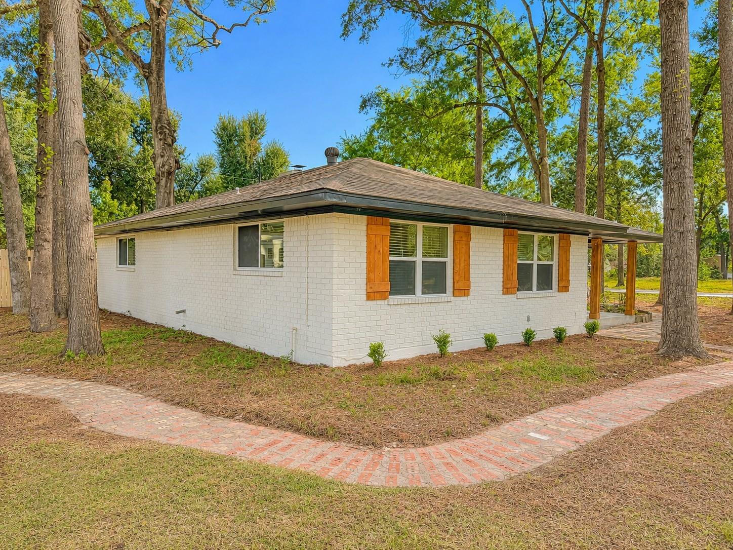 1527 Sungail Drive