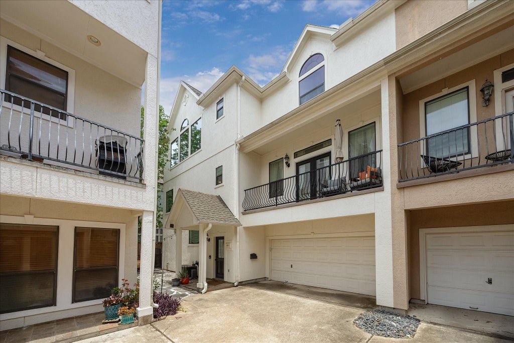 Photo of 1410 Malone Street #C, Houston, TX 77007 (MLS # 16241753)
