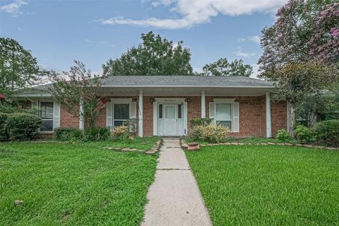 Photo of 1526 Neptune Lane, Houston, TX 77062 (MLS # 4027663) Photo of 1526 Neptune Lane, Houston, TX 77062 (MLS # 4027663)