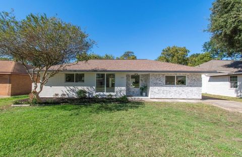 Photo of 4309 Costa Rica Road, Houston, TX 77092 (MLS # 27875430)