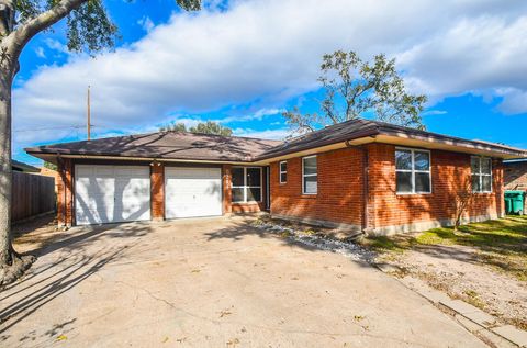Photo of 5214 De Milo Drive, Houston, TX 77092 (MLS # 47879181)