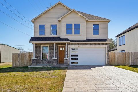 320 E Main Street La Porte TX 77571