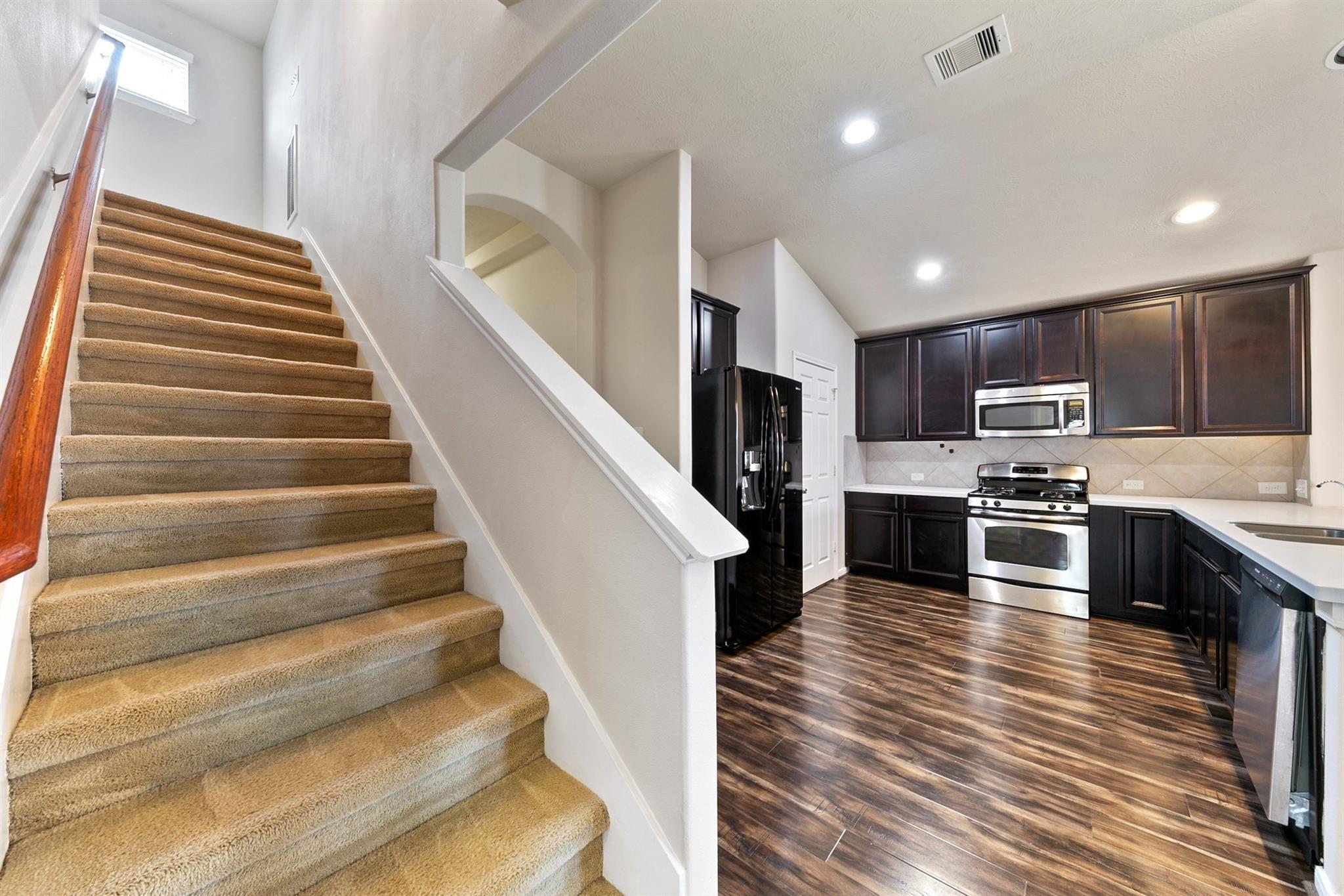 24415 Lakecrest Town Drive Drive
