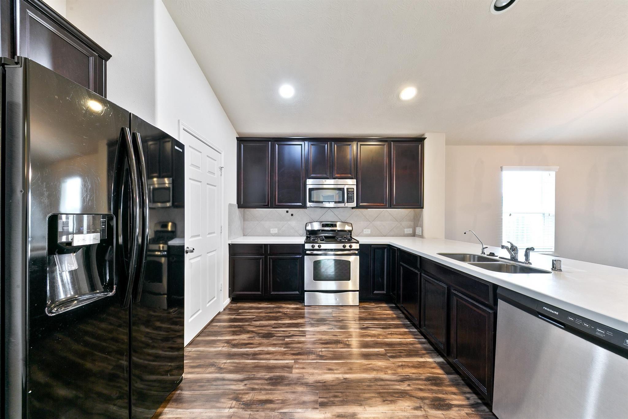 24415 Lakecrest Town Drive Drive