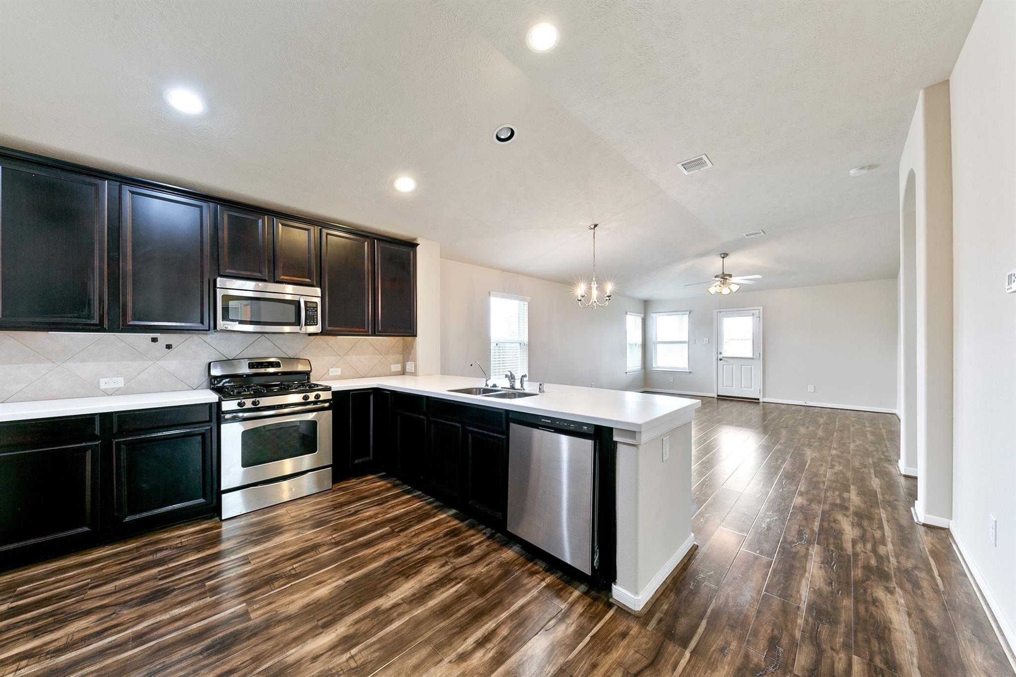 24415 Lakecrest Town Drive Drive