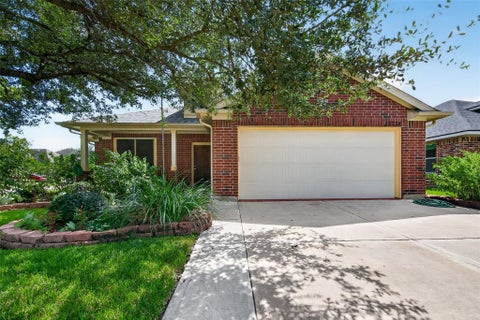 Photo of 15734 Bannowsky Lane, Houston, TX 77049 (MLS # 34974880)