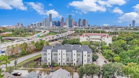 Photo of 2422 Maufferd St, Houston, TX 77009 (MLS # 34291955)