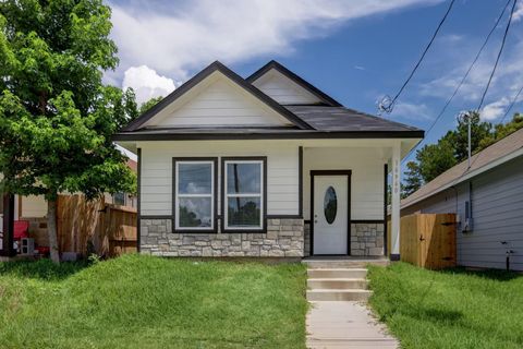 Photo of 16960 W Ivanhoe, Montgomery, TX 77316 (MLS # 12014566)