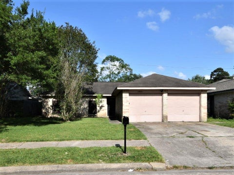Photo of 19814 Burle Oak Drive, Humble, TX 77346 (MLS # 43002281)