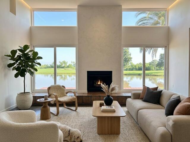 2810 Lake View Drive