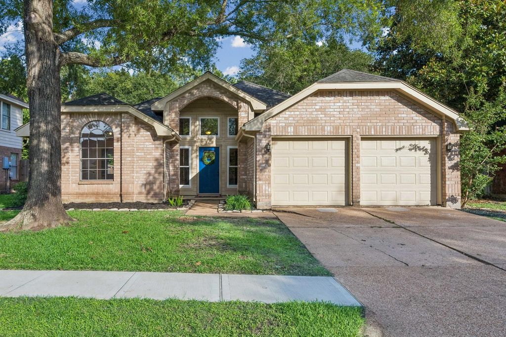 Photo of 2711 Hazel Street, Pearland, TX 77581 (MLS # 38035817)