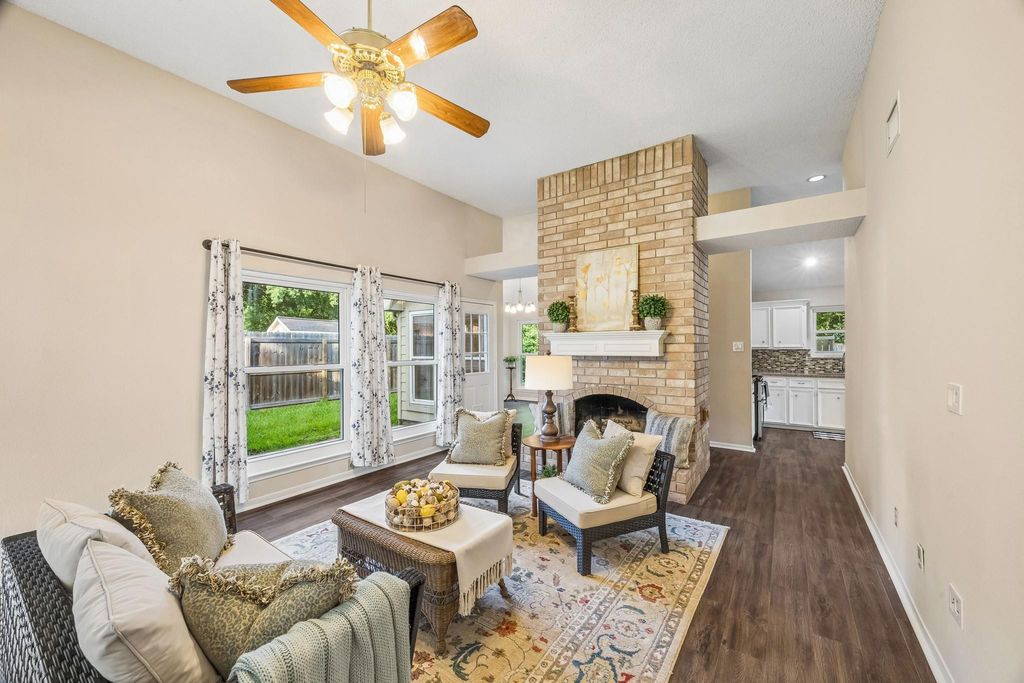 Photo of 2711 Hazel Street, Pearland, TX 77581 (MLS # 38035817)