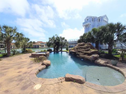 218 Catamaran Drive Tiki Island TX 77554