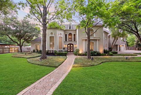 Photo of 835 Echo Lane, Hedwig Village, TX 77024 (MLS # 79634838)