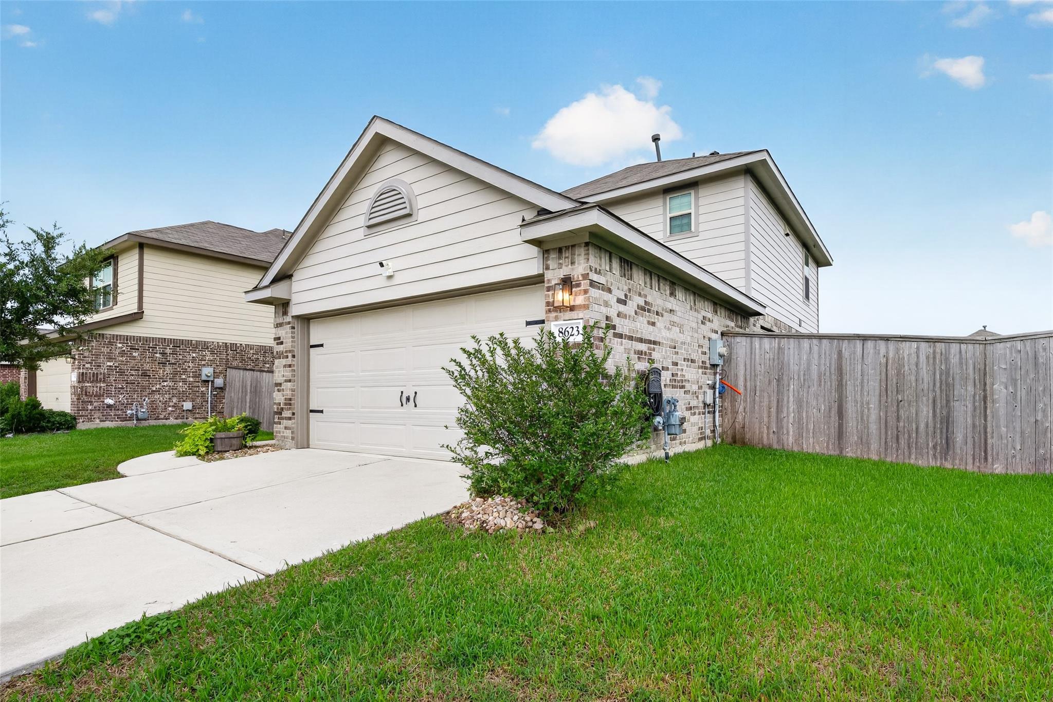 8623 River Crest Drive