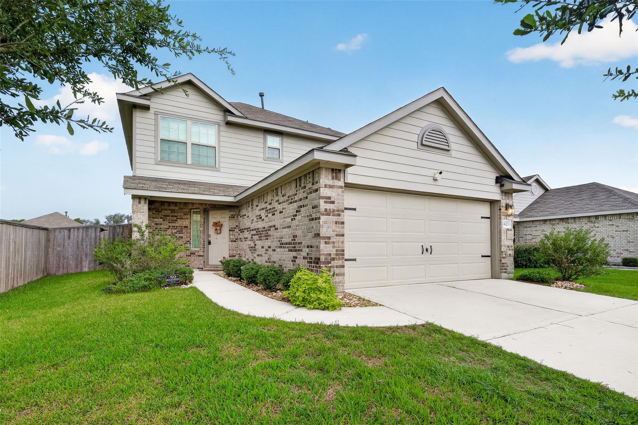 8623 River Crest Drive