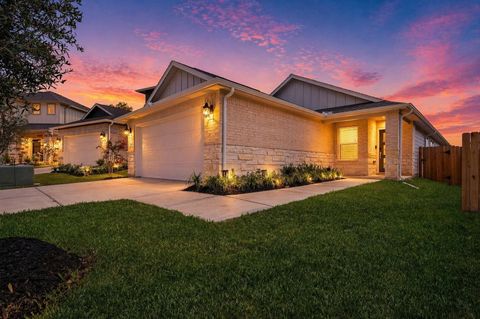 Photo of 312 Willow Sage Ct Ct, Montgomery, TX 77316 (MLS # 49138954)