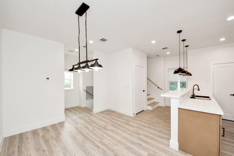 Tiny photo for 2711 Delano Street, Houston, TX 77004 (MLS # 40170488)