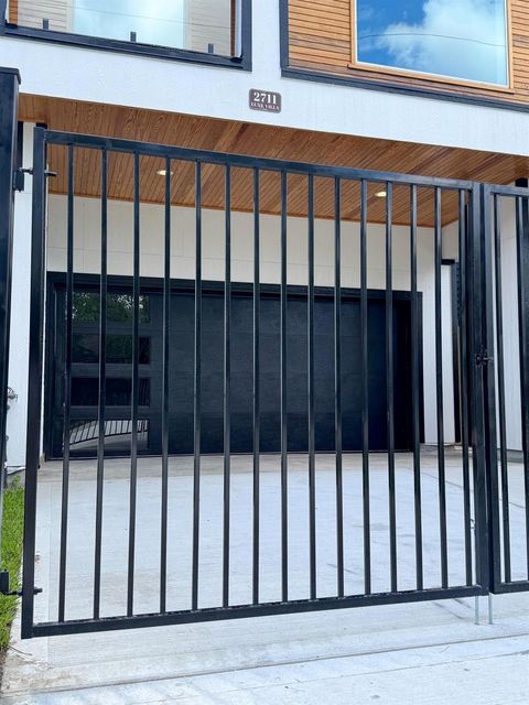 Tiny photo for 2711 Delano Street, Houston, TX 77004 (MLS # 40170488)