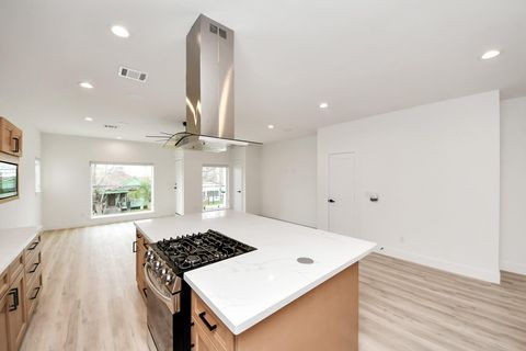 Tiny photo for 2711 Delano Street, Houston, TX 77004 (MLS # 40170488)