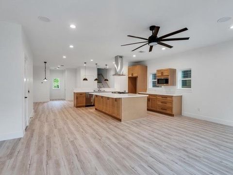 Tiny photo for 2711 Delano Street, Houston, TX 77004 (MLS # 40170488)