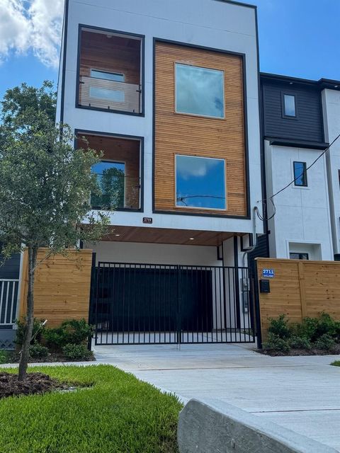 Tiny photo for 2711 Delano Street, Houston, TX 77004 (MLS # 40170488)