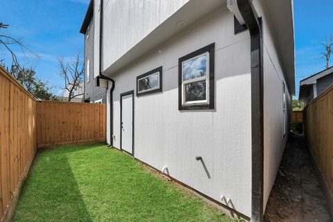Tiny photo for 2711 Delano Street, Houston, TX 77004 (MLS # 40170488)