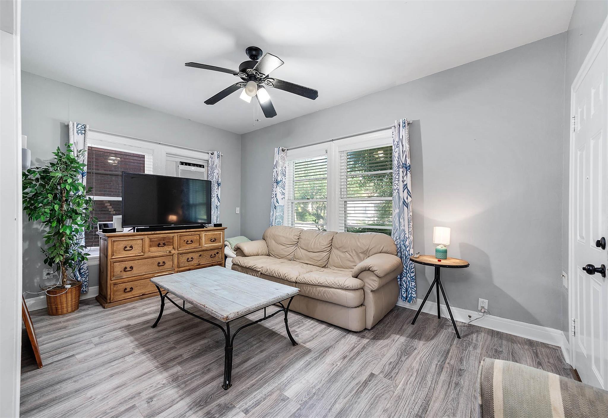 4404 Avenue N 1/2