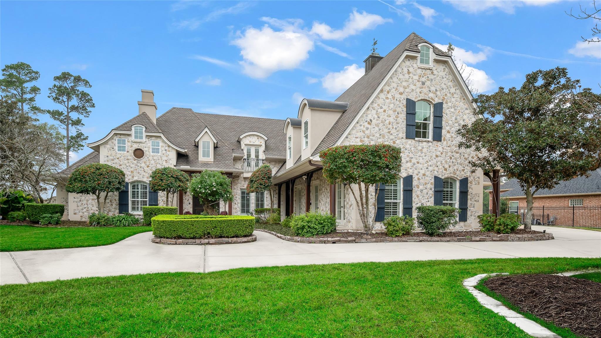 28207 E Benders Landing Boulevard