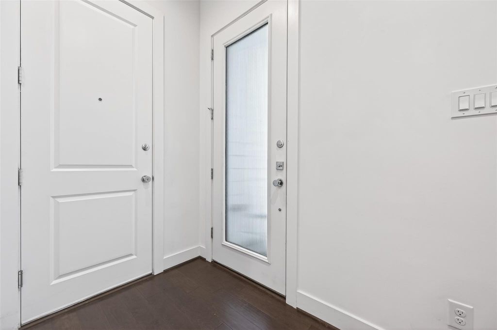 Photo of 5841 Dolores Street, Houston, TX 77057 (MLS # 45166298)