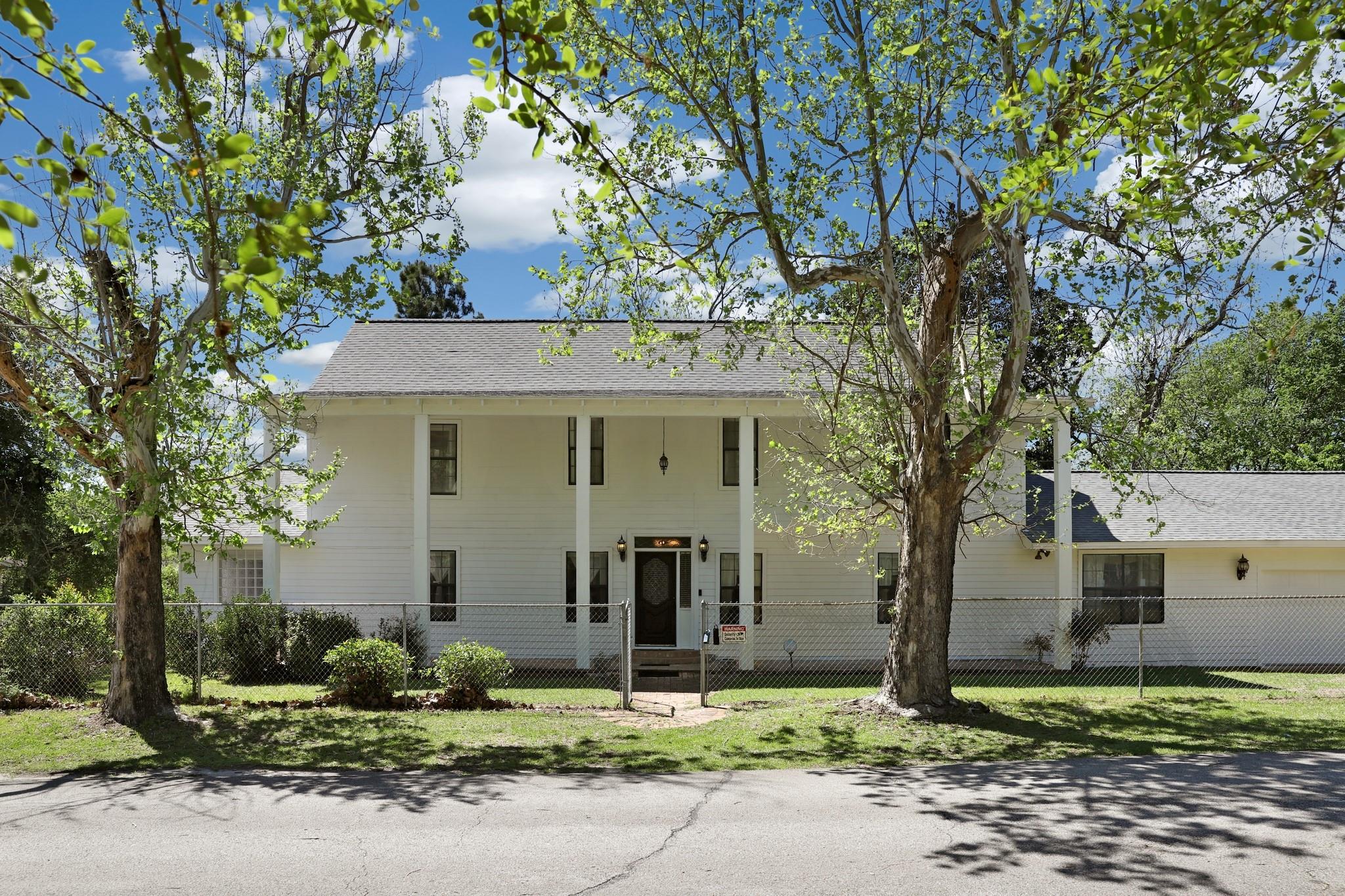201 N Magnolia Street
