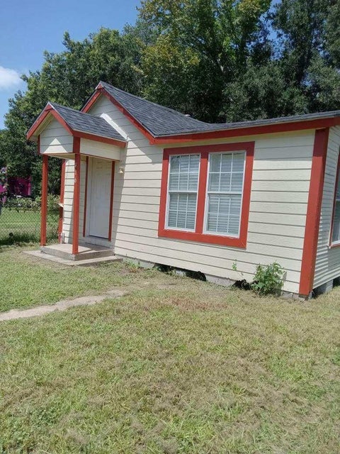 Photo of 416 N Erskine Street, Angleton, TX 77515 (MLS # 10522328)