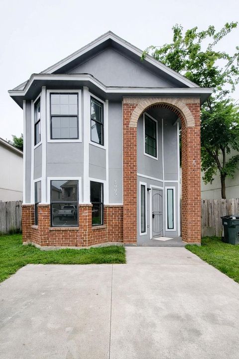 Homes For Sale - 3005 La Estancia Lane<br/> Houston, TX 77093