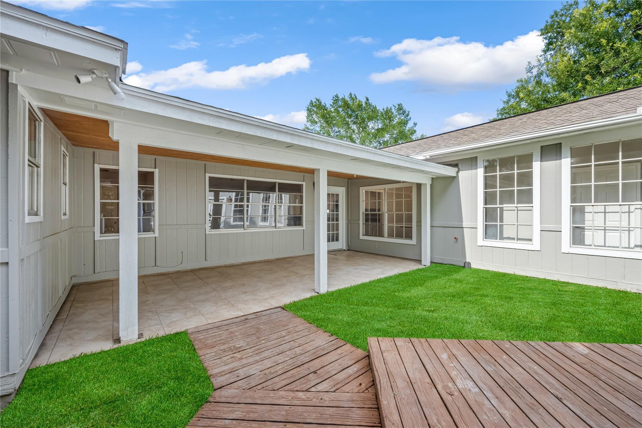 9806 Tanager Lane