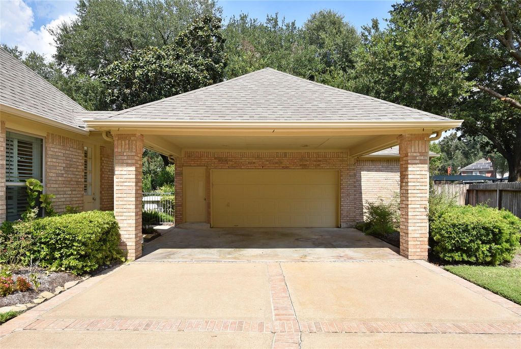 Photo of 3315 Meadowside Drive, Sugar Land, TX 77478 (MLS # 65691471)