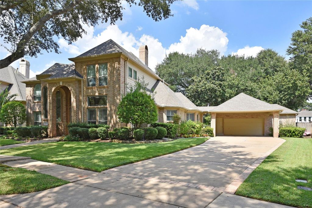 Photo of 3315 Meadowside Drive, Sugar Land, TX 77478 (MLS # 65691471)