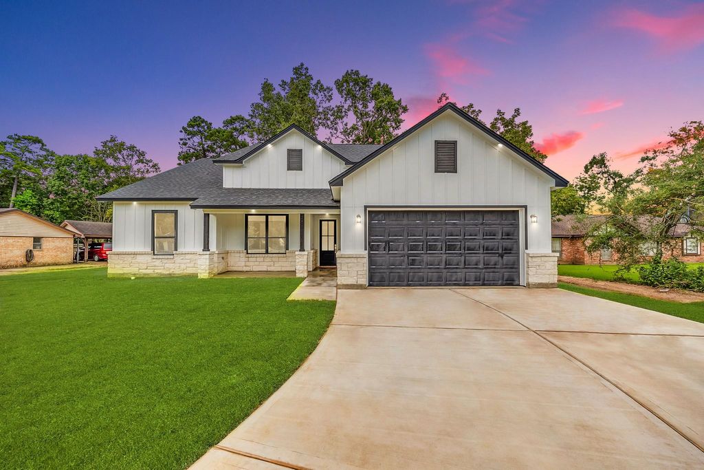Photo of 315 Autumn Oak Street, New Caney, TX 77357 (MLS # 24598315)