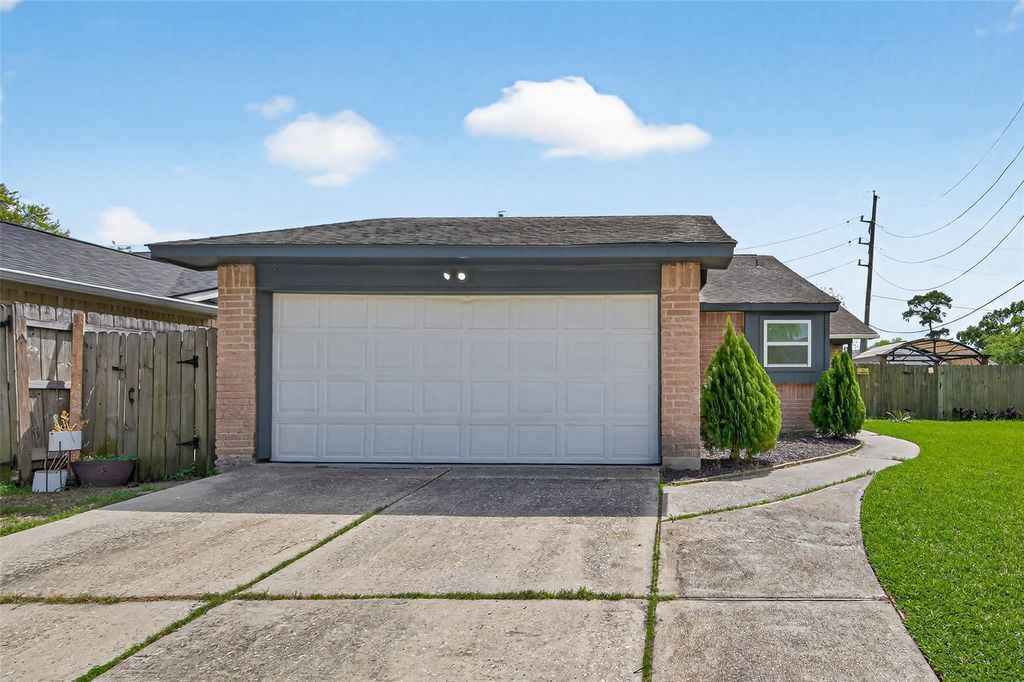 Photo of 20206 Misty Pines Drive, Humble, TX 77346 (MLS # 64975822)