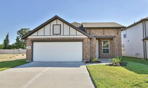 Photo of 204 Laura Leigh Lane, Angleton, TX 77515 (MLS # 20465630)