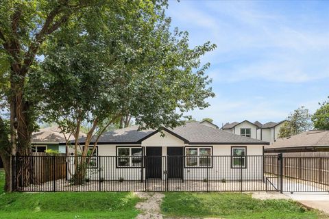 Multifamily For Rent - 306 40th 1/2 Street #B<br/> Harris County, Houston, TX 77018
