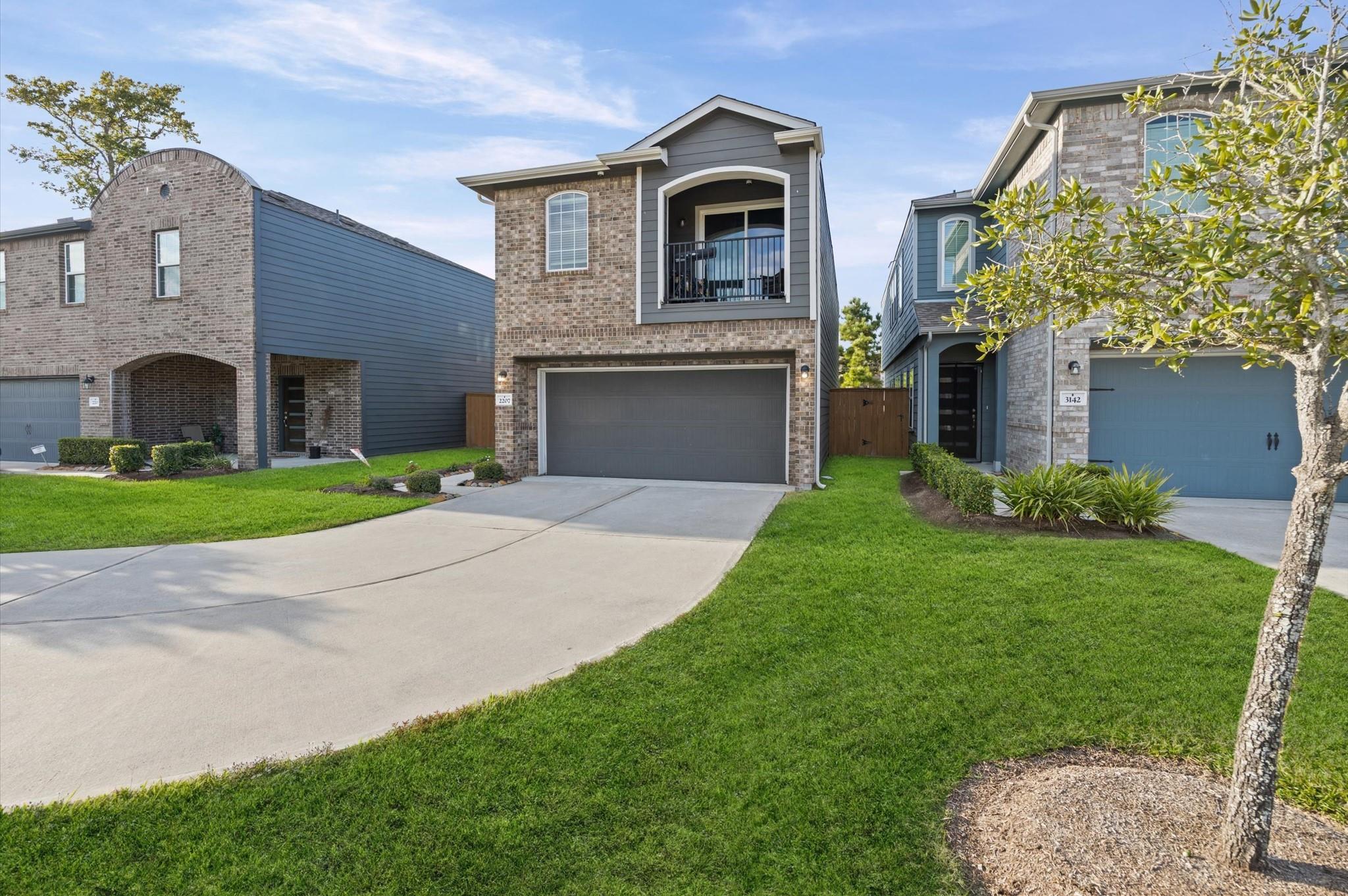 2207 Harmony Point Lane