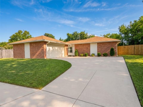 Photo of 17103 Hewing Drive, Friendswood, TX 77546 (MLS # 87996312)